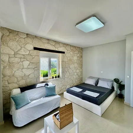 Four Seasons - The Eco Friendly * Kriopigi