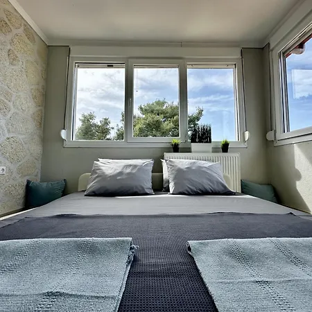 Four Seasons - The Eco Friendly * Kriopigi