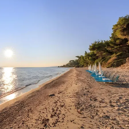 Four Seasons - The Eco Friendly Вилла
