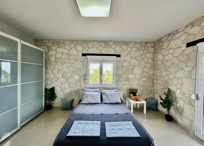 Four Seasons - The Eco Friendly Villa