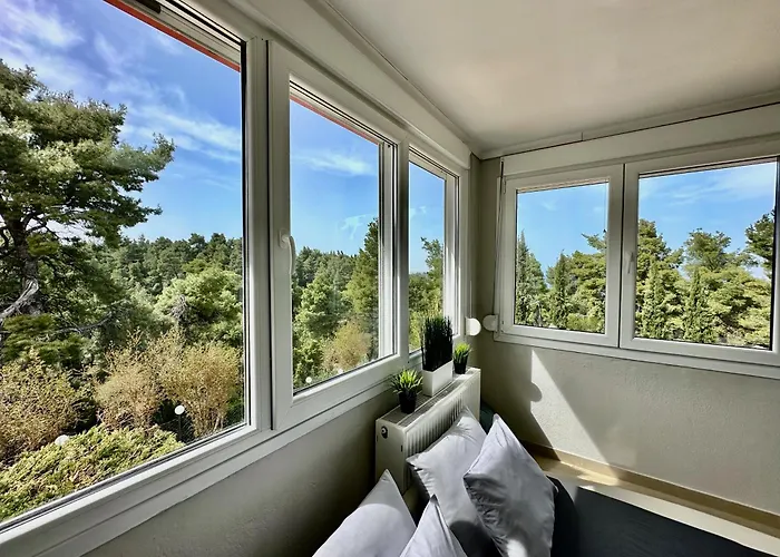 Four Seasons - The Eco Friendly * Kriopigi