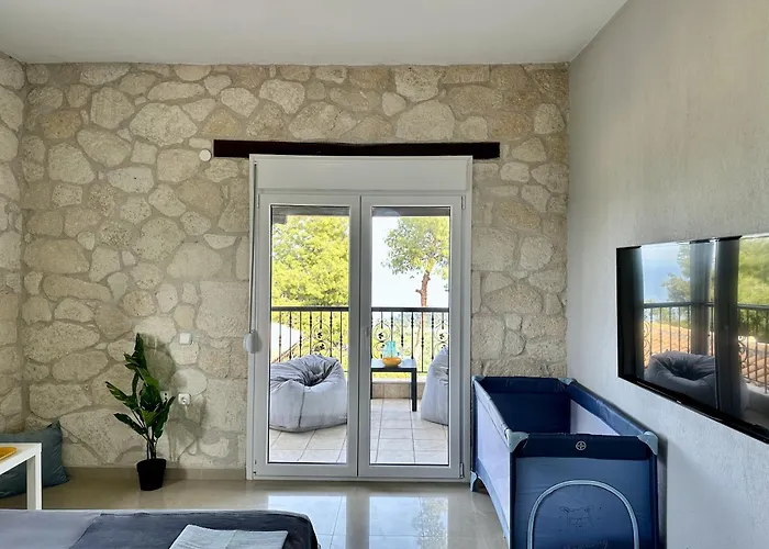 Four Seasons - The Eco Friendly Villa