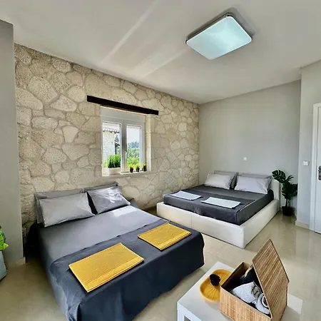 Four Seasons - The Eco Friendly Κρυοπηγή