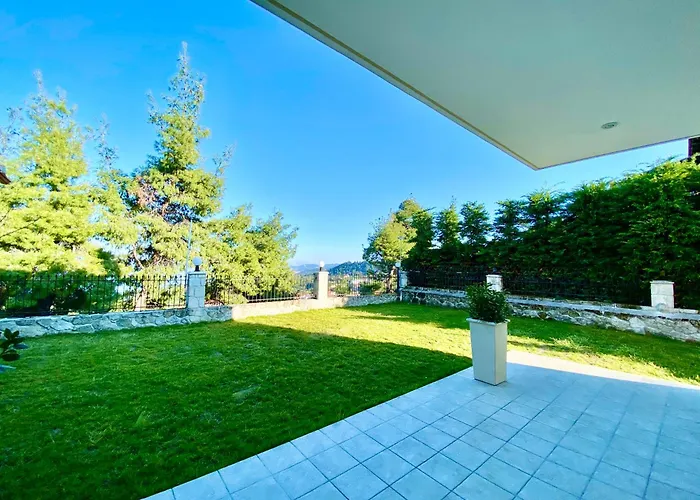 Four Seasons - The Eco Friendly * Kriopigi