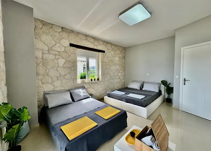 Four Seasons - The Eco Friendly Kriopigi