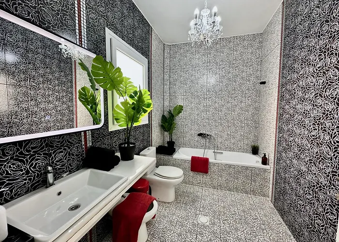 Four Seasons - The Eco Friendly Willa Kriopigi